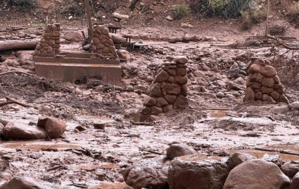 Riadas en el Gran Cañón dejan al menos un muerto y 15 desaparecidos en Arizona
