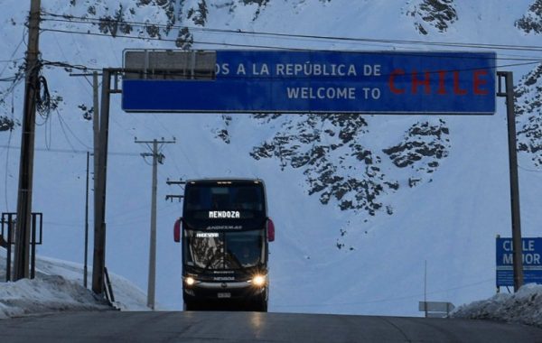 Paso Los Libertadores vuelve a cerrar y revive fantasma de camiones varados: nevazones se extenderían por al menos una semana
