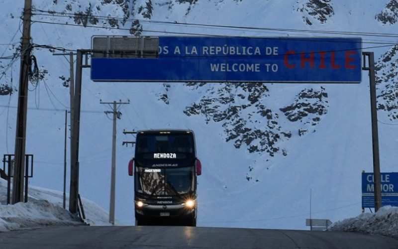 Paso Los Libertadores vuelve a cerrar y revive fantasma de camiones varados: nevazones se extenderían por al menos una semana