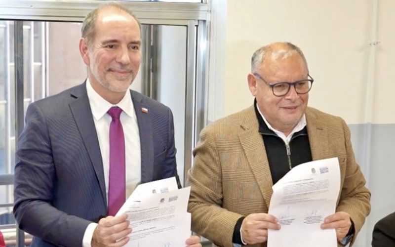 17 comunas de la región de Valparaíso tendrán 32 nuevos servicios de transporte público rural tras firma de convenio entre el Gore y MTT