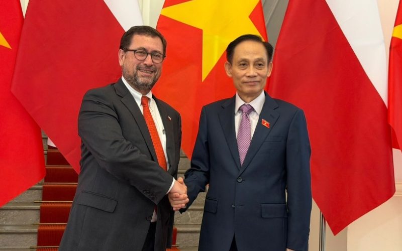 Canciller Pérez Mackenna inicia visita a Vietnam para afianzar lazos comerciales