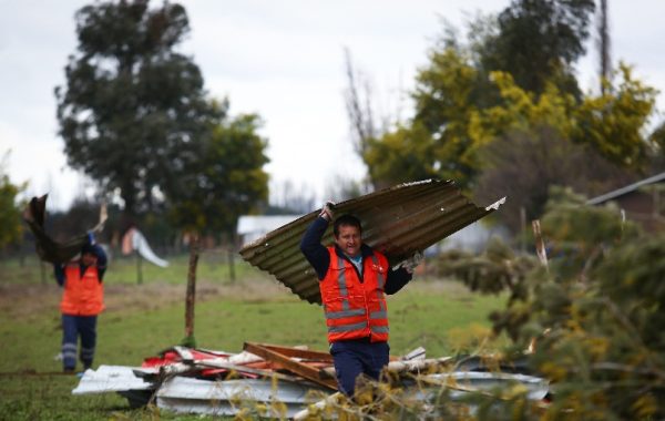 Gobernador de Ñuble cifra en 10 las casas destruidas por tornado en Yungay