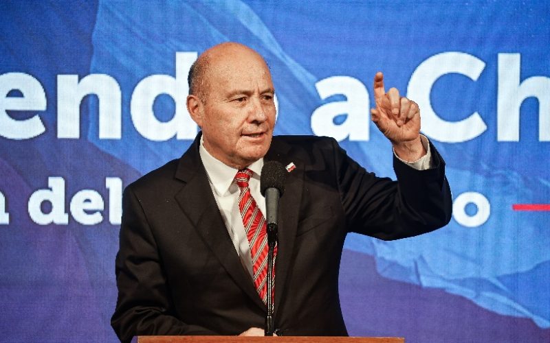 Quiroz adelanta reforma al mercado de capitales con foco en acceso a la vivienda