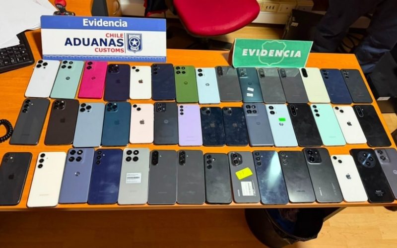 Incautan 135 celulares y tablets con encargo por robo ocultos en buses hacia Argentina en paso Liucura