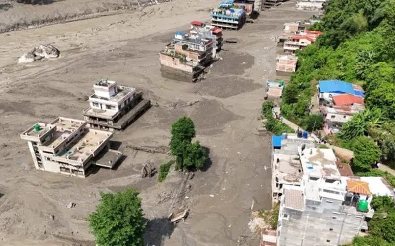 Aumentan a 626 los fallecidos y a más de 2 mil los desaparecidos tras devastadoras inundaciones en Nepal