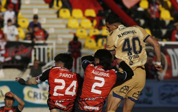 Everton golea 3-0 a Deportes Limache y acecha a Universidad de Chile en la tabla