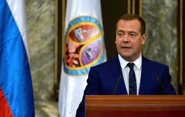 Medvedev acusa a Occidente de crear "nuevos focos de conflicto" en las fronteras de Rusia