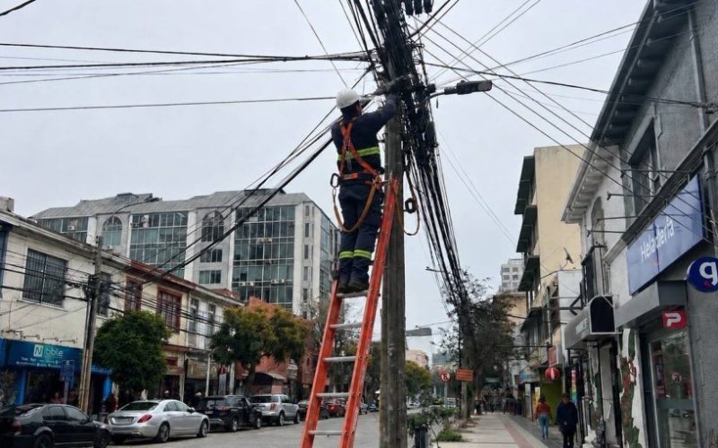 Viña del Mar avanza en el retiro de cables en desuso: van 13 mil metros eliminados