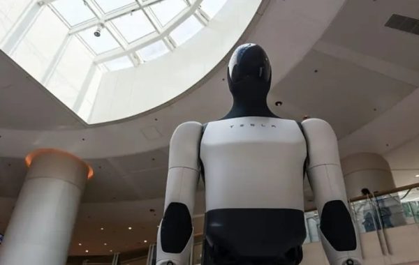 China rechaza la idea de que está en una "competencia maliciosa" con EE.UU. por el control de la IA