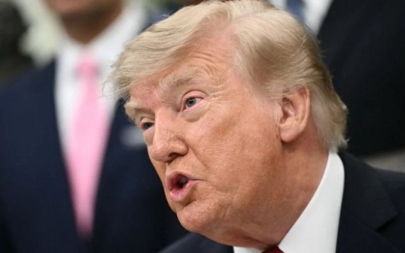 Trump acusa a los "lunáticos de la izquierda radical, tontócratas y comunistas" de querer que EE.UU. "pierda la guerra" con Irán