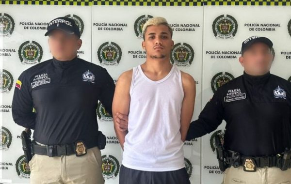 Tras más de un año prófugo: Presunto sicario del "Rey de Meiggs" regresó a Chile luego de ser extraditado desde Colombia