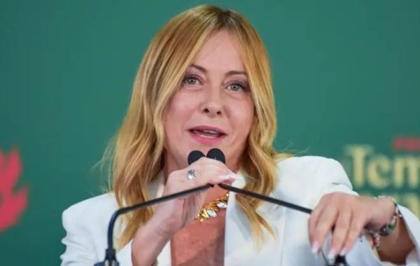 Italia prohíbe el burka y el niqab en las escuelas y limita el número de niños que no hablen italiano en las aulas