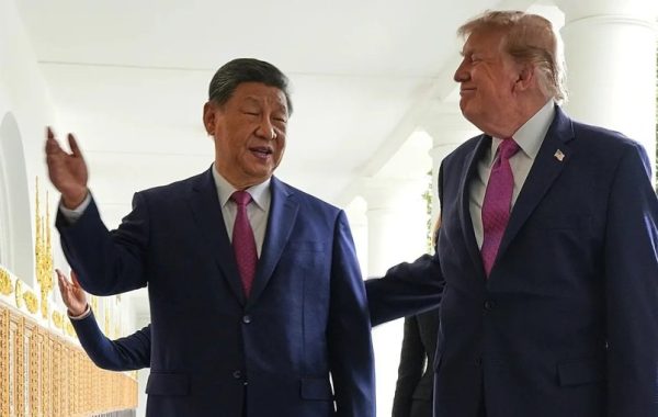 Trump adelanta que "sucederán cosas extraordinarias" tras su "muy productiva" reunión con Xi Jinping