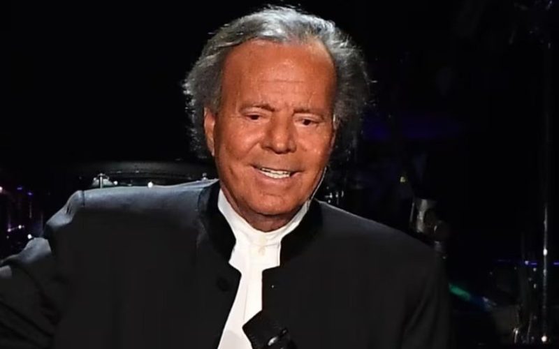 Dos extrabajadoras que denunciaron por abusos a Julio Iglesias presentan nueva querella contra el cantante