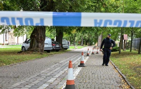 Un sacerdote fallecido y cuatro heridos deja ataque con arma blanca en el monasterio benedictino de Jaroslaw en Polonia