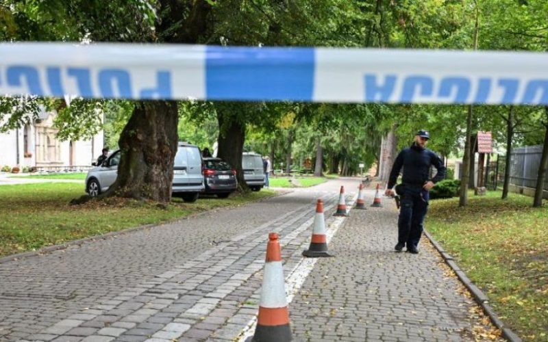 Un sacerdote fallecido y cuatro heridos deja ataque con arma blanca en el monasterio benedictino de Jaroslaw en Polonia