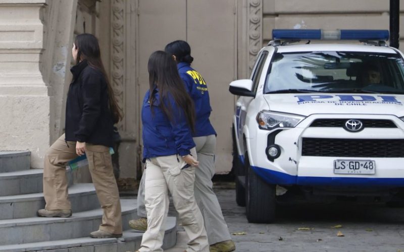 Delincuentes cortaron la luz para evitar cámaras de seguridad y robaron oficinas del Conservador de Bienes Raíces de Concón
