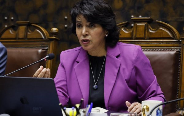 Senadora Provoste (DC) tilda de "desastrosos" los primeros seis meses del Gobierno y critica su gestión económica