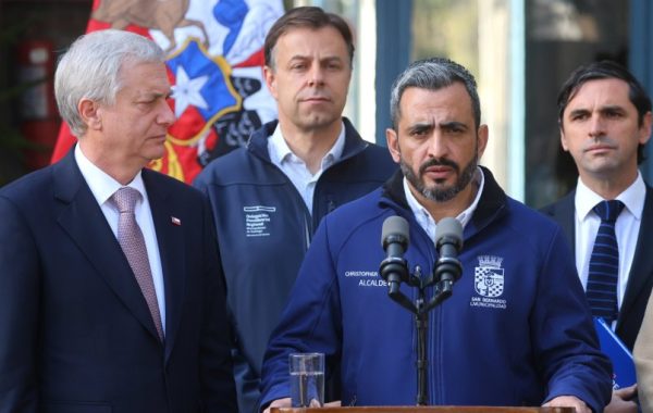 Presidente Kast visita a alcalde de San Bernardo tras destaparse plan para asesinarlo y afirma: "Esta batalla la vamos a ganar"