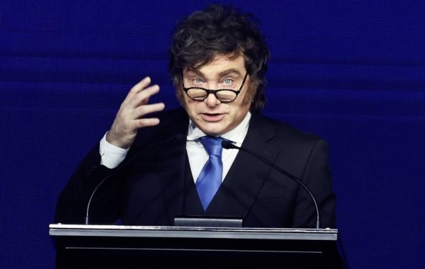 Milei abrió el Foro de Madrid arremetiendo contra la izquierda chilena: "Convencieron a la población de que estaba todo mal"