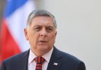 Biministro Alvarado afirma que el Gobierno "no se transformará en comentarista" de los dichos de Milei en el Foro Madrid