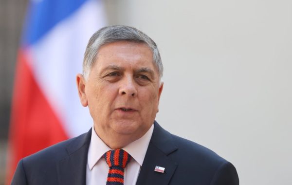 Biministro Alvarado afirma que el Gobierno "no se transformará en comentarista" de los dichos de Milei en el Foro Madrid