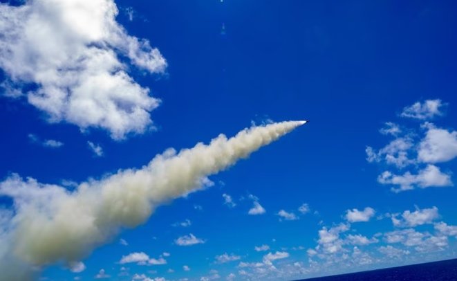 Ejército surcoreano informó que Corea del Norte lanzó un misil hacia el mar de Japón