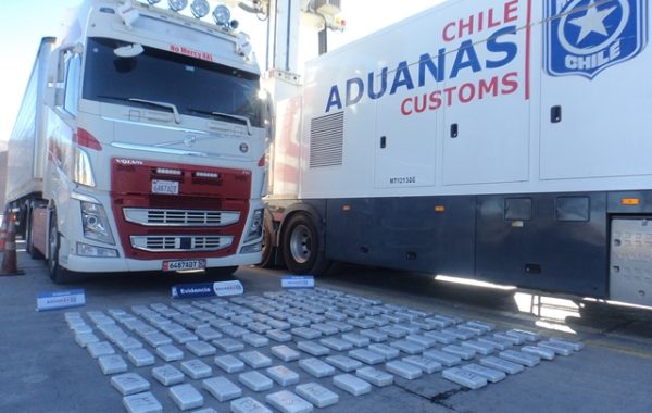 Incautan más de 164 kilos de droga en Quillagua: carga de cocaína iba oculta en camión para comercializarse en Fiestas Patrias