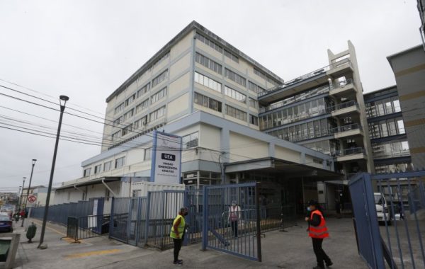 ¿Negligencia en el Hospital Van Buren? Familia lleva meses sin poder sepultar a su hijo tras cesárea en que se confirmó su muerte