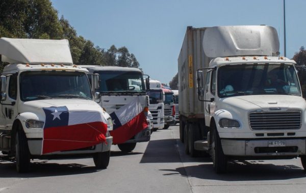 Ultimátum del gremio de camioneros al Gobierno: dieron 48 horas a La Moneda para responder ante alzas en el precio del diésel