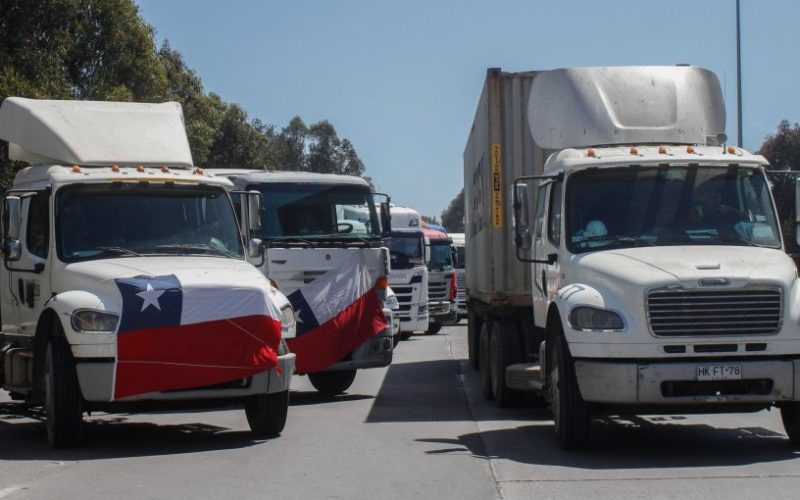 Ultimátum del gremio de camioneros al Gobierno: dieron 48 horas a La Moneda para responder ante alzas en el precio del diésel
