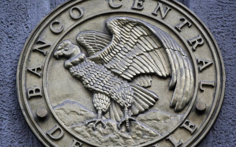 PIB de Chile se contrajo 0,2% en el segundo trimestre arrastrado por retrocesos en siete regiones del país