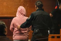 Con arraigo nacional queda adolescente de 15 años que habría intentado asfixiar a su bebé de sólo cinco meses en Valparaíso