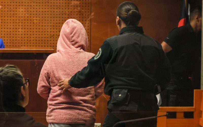 Con arraigo nacional queda adolescente de 15 años que habría intentado asfixiar a su bebé de sólo cinco meses en Valparaíso