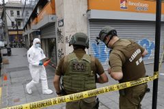 Fiscalía pide presidio perpetuo para acusado de liderar banda vinculada a millonarios robos a banco y multitienda en Valparaíso