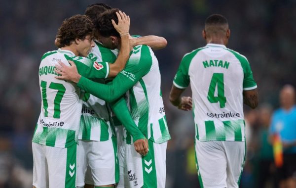 Betis de Manuel Pellegrini vence al Real Madrid y continúa en la parte alta de la tabla en La Liga de España