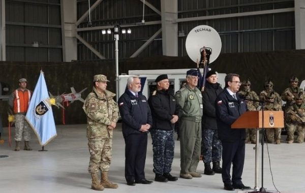 Defensa anuncia plan para fortalecer las capacidades estratégicas y presencia de Chile en la zona austral