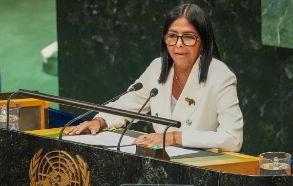 Delcy Rodríguez anuncia ante la ONU una transición democrática en Venezuela y que habrá elecciones en fecha a definir