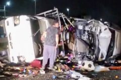 Tres lesionados deja violenta colisión entre dos vehículos en el Troncal Sur de Quilpué