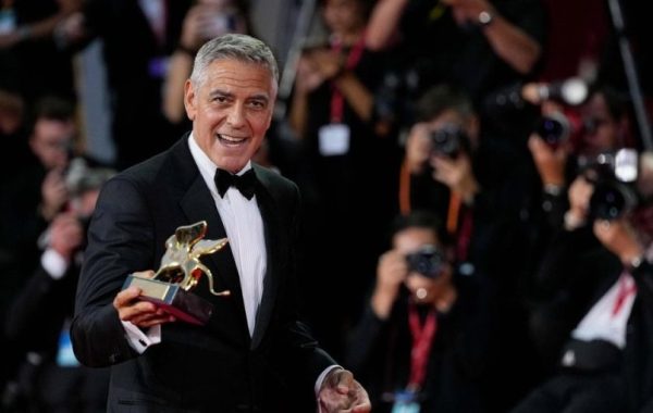 George Clooney recibió el León de Oro honorífico en el Festival de Cine de Venecia