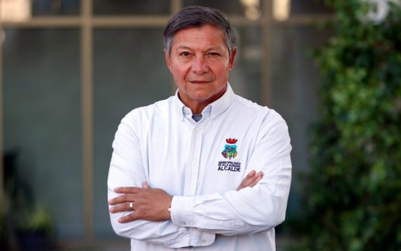 Investigador de Piensa explica por qué Nelson Estay, de Villa Alemana, es el único alcalde de la región que sube estadísticamente su evaluación
