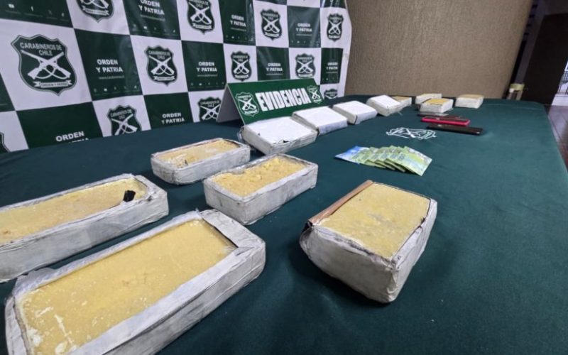 Detienen a dos bolivianos con más de 13 kilos de cocaína en bus fiscalizado en Nogales