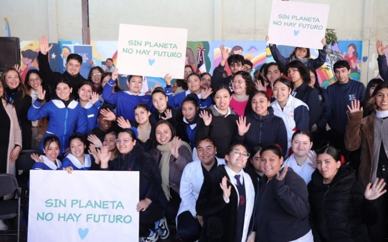 Municipio de Valparaíso lanza fondo para financiar proyectos juveniles contra el cambio climático