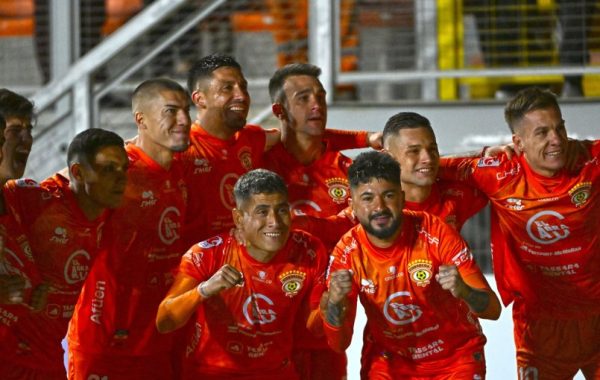 Cobreloa derrota a San Marcos de Arica y por diferencia de goles supera a S. Wanderers en la cima del Ascenso