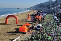 Sernac apunta a organizadora del Maratón de Viña del Mar 2025 y exige devolución de cobros a participantes inscritos