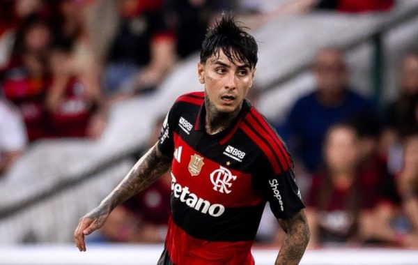 Erick Pulgar saca aplausos en Brasil con un gran pase en triunfo del Flamengo por el Brasileirao