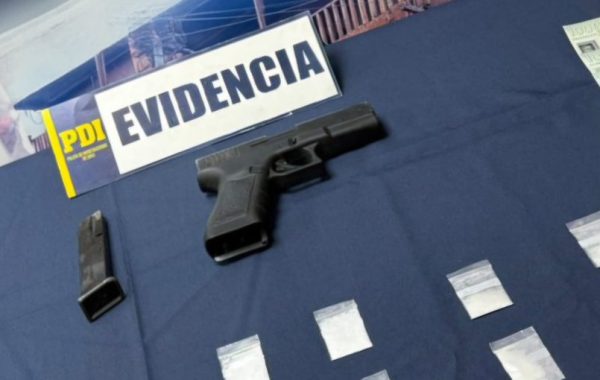 Detienen a dos personas en Villa Alemana por microtráfico e infracción a la Ley de Armas