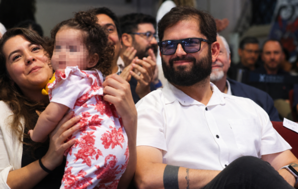 Gabriel Boric revela que su hija estuvo internada en la UTI y defiende la salud pública: "Es un orgullo de Chile"