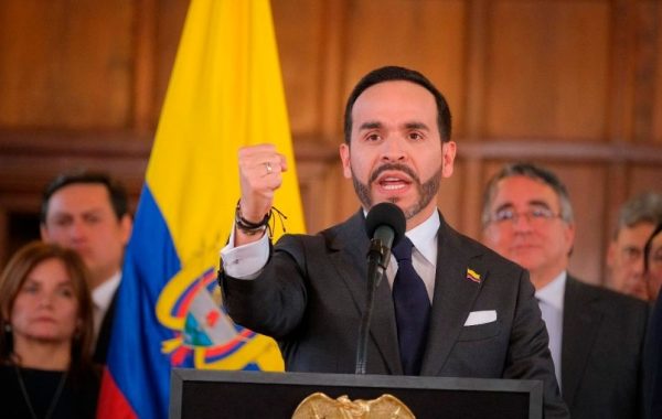 Presidente de Colombia da una semana para capturar al líder paramilitar alias "Pinocho"