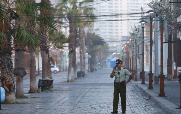 Carabineros balea a hombre que los atacó con un hacha en Iquique